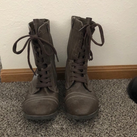 Brown combat boots - Picture 2 of 3